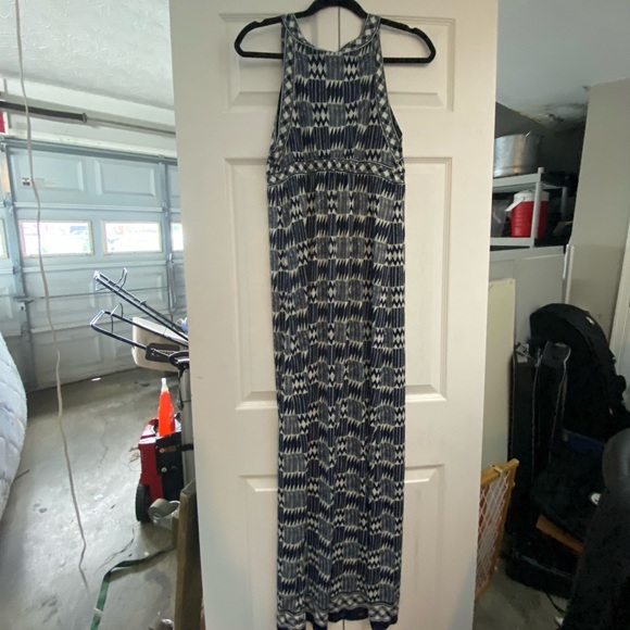 #dress - Picture 2 of 3